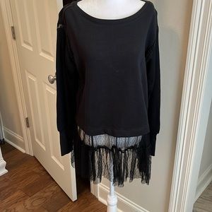 Black sweater with Tule hem
